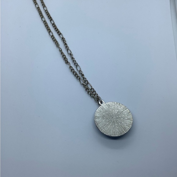 Wolf Pendant & Chain ( 3 for $15 ) - Picture 4 of 4